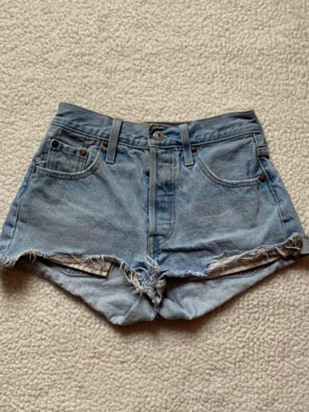Light washed Levi Jean Shorts